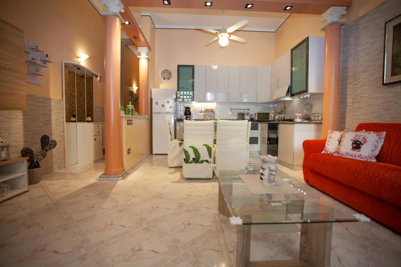 Casa Rosamaria Lejlighed Giardini Naxos Eksteriør billede