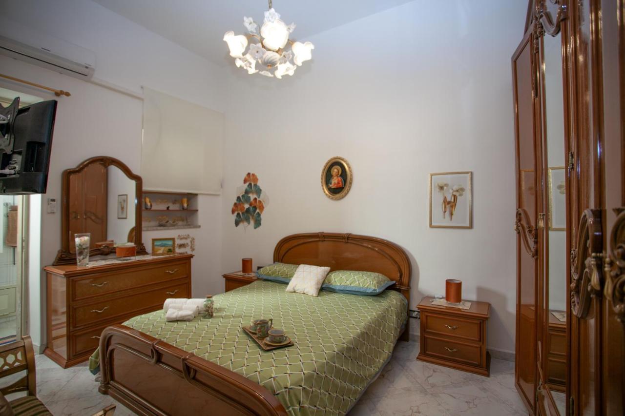 Casa Rosamaria Lejlighed Giardini Naxos Eksteriør billede
