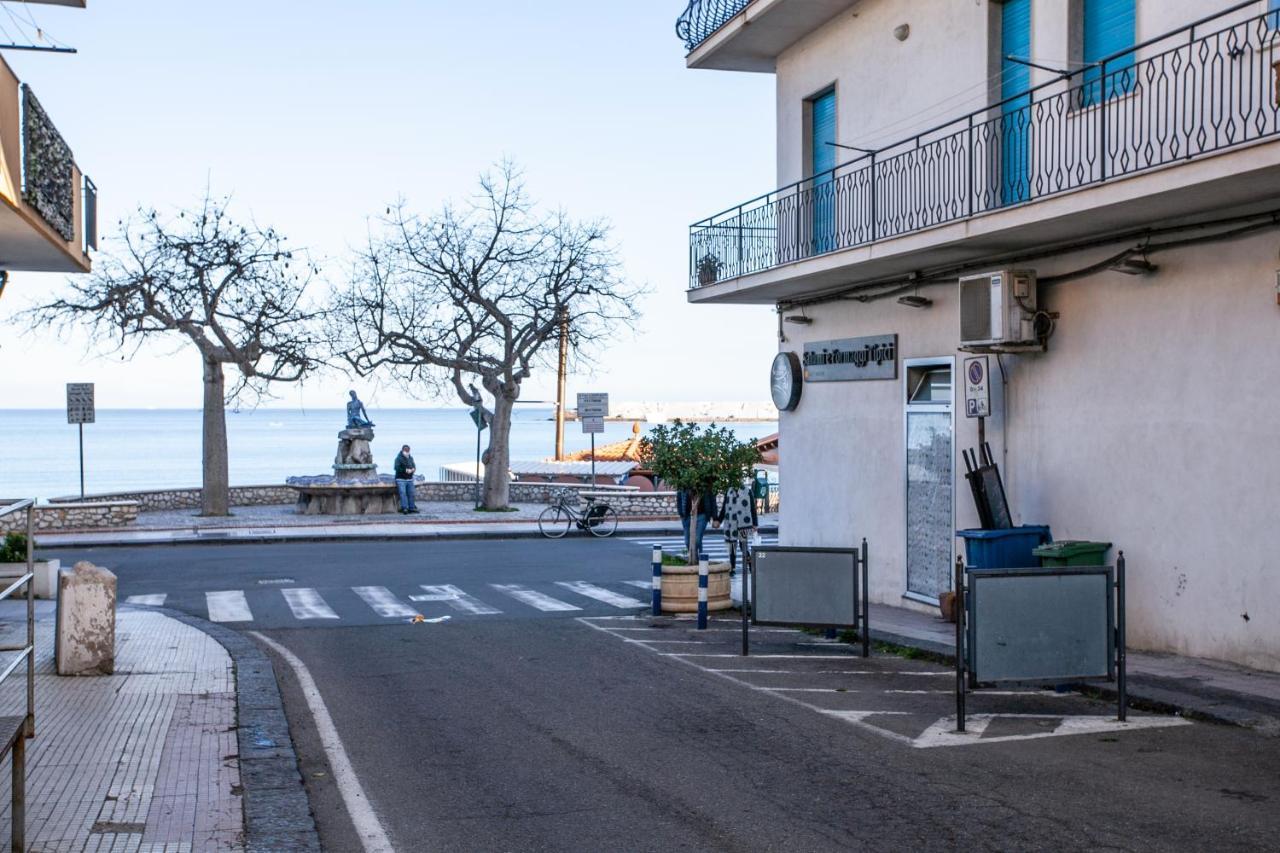 Casa Rosamaria Lejlighed Giardini Naxos Eksteriør billede