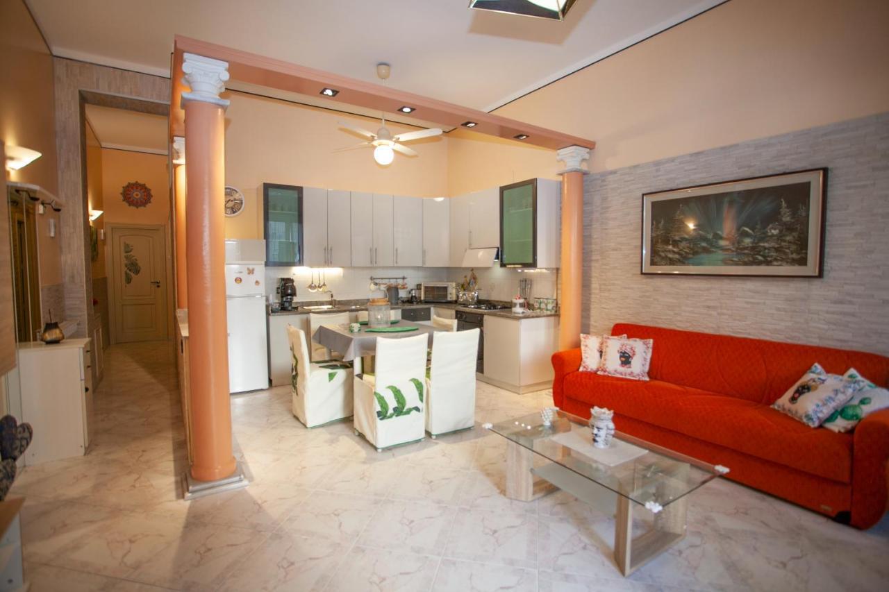 Casa Rosamaria Lejlighed Giardini Naxos Eksteriør billede