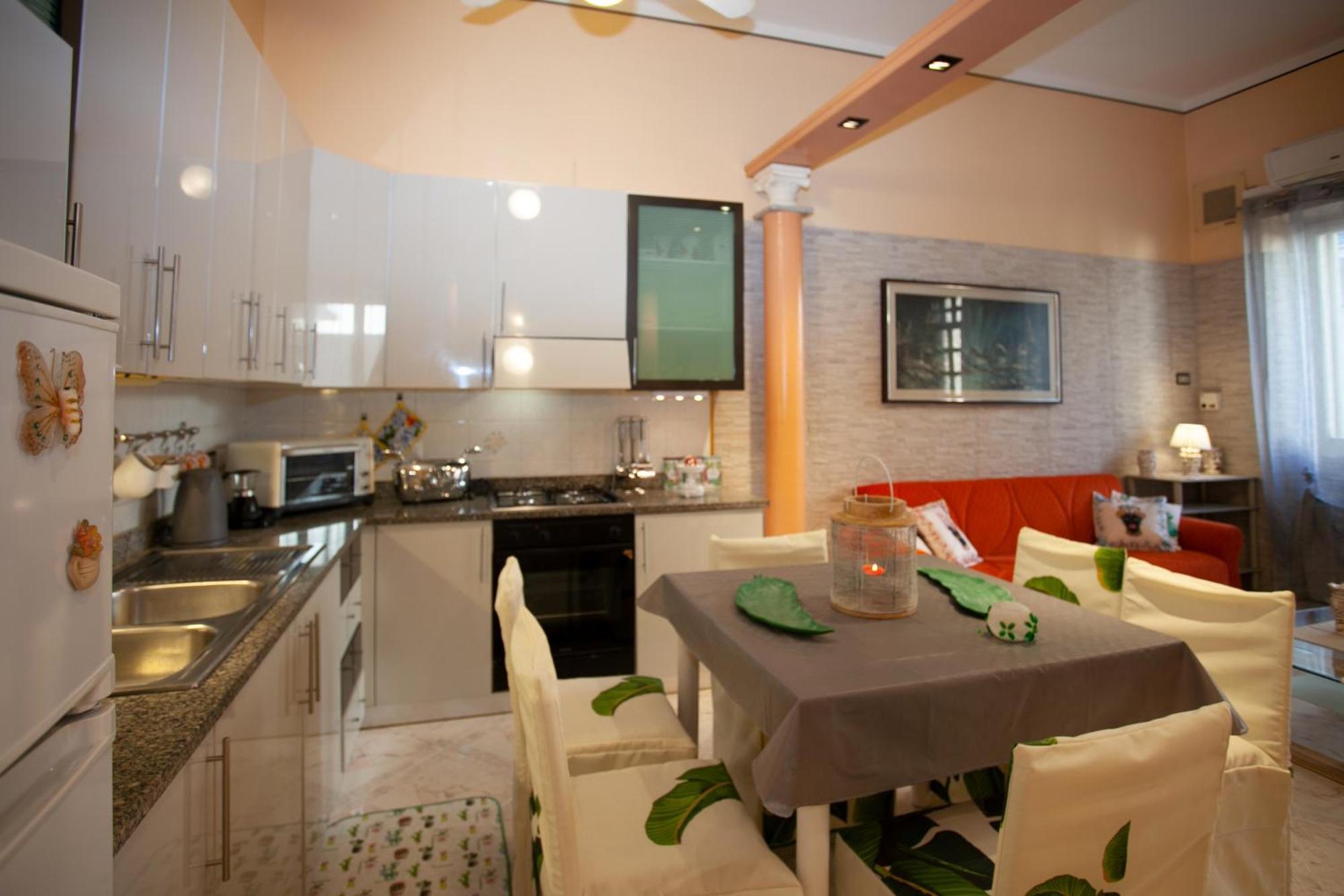 Casa Rosamaria Lejlighed Giardini Naxos Eksteriør billede