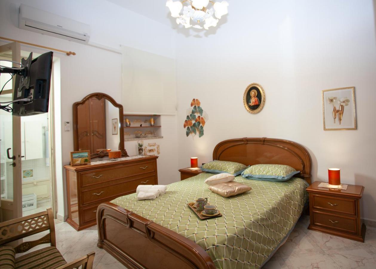 Casa Rosamaria Lejlighed Giardini Naxos Eksteriør billede